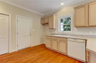 8204 Hunters Dr, Greensboro, NC 27455 - Photo 19