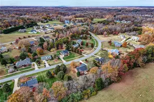 8204 Hunters Dr, Greensboro, NC 27455 - Photo 45