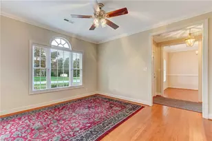 8204 Hunters Dr, Greensboro, NC 27455 - Photo 9