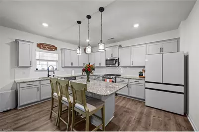 2482 Summersby Drive, Mebane, NC 27302 - Photo 5