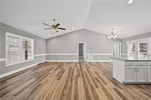 105 Hillside Dr, Thomasville, NC 27360 - Photo 7