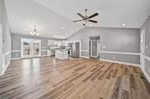 105 Hillside Dr, Thomasville, NC 27360 - Photo 5