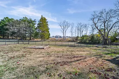 105 Hillside Drive, Thomasville, NC 27360 - Photo 29