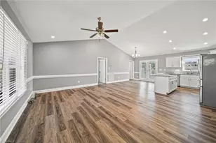 105 Hillside Dr, Thomasville, NC 27360 - Photo 3
