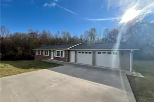 292 Briarlea Dr, Ronda, NC 28670 - Photo 5