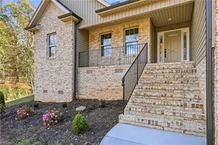 814 Montgomery Ct, Walnut Cove, NC 27052 - Photo 3