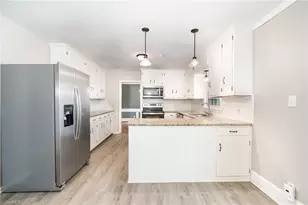 2100 Red Forest Rd, Greensboro, NC 27410 - Photo 9