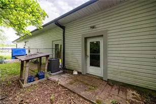 123 Buck Mountain Cir, West Jefferson, NC 28694 - Photo 7