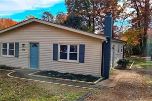 305 Spicewood Dr, Greensboro, NC 27405 - Photo 1