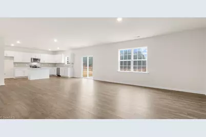 475 Lisa Lane, Winston-Salem, NC 27107 - Photo 9