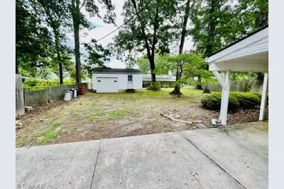2718 Robin Hood Drive, Greensboro, NC 27408 - Photo 15