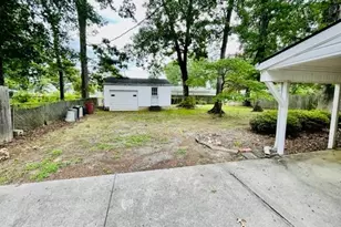 2718 Robin Hood Dr, Greensboro, NC 27408 - Photo 15