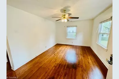 2718 Robin Hood Drive, Greensboro, NC 27408 - Photo 7