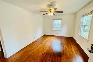 2718 Robin Hood Dr, Greensboro, NC 27408 - Photo 7