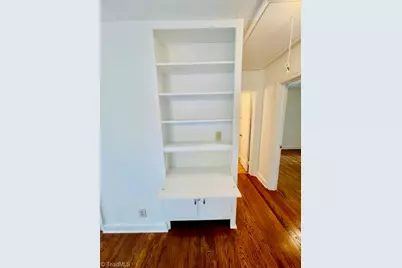 2718 Robin Hood Drive, Greensboro, NC 27408 - Photo 9