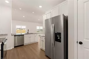 421 Robindale Ct, Winston-Salem, NC 27107 - Photo 11