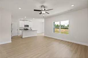 421 Robindale Ct, Winston-Salem, NC 27107 - Photo 5