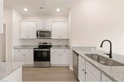 421 Robindale Court, Winston-Salem, NC 27107 - Photo 7