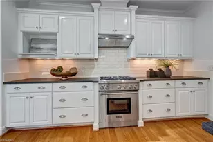 1900 Fernwood Dr, Greensboro, NC 27408 - Photo 9