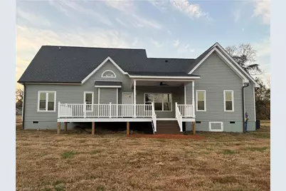 1622 Country Club Road, Yadkinville, NC 27055 - Photo 3