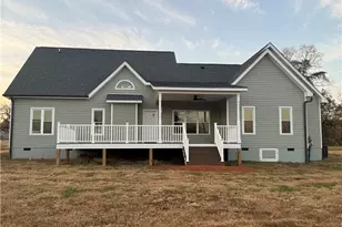 1622 Country Club Rd, Yadkinville, NC 27055 - Photo 3