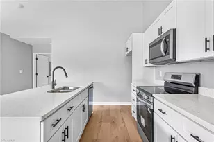 1105 Sunset Dr, Thomasville, NC 27360 - Photo 13