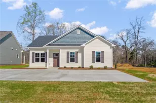 1380 Piedmont Dr, Lexington, NC 27295 - Photo 1