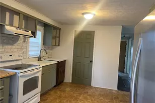 184 Benjamin St, Mount Airy, NC 27030 - Photo 3