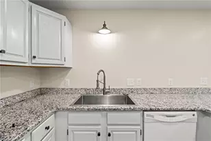 4080 Huntingreen Ln, Winston-Salem, NC 27106 - Photo 11