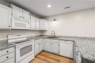 4080 Huntingreen Ln, Winston-Salem, NC 27106 - Photo 9