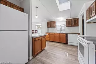 111 Oxford Ln, Blowing Rock, NC 28605 - Photo 5