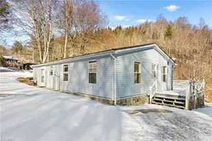 111 Oxford Ln, Blowing Rock, NC 28605 - Photo 19