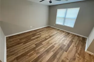 1019 N Manor Dr, High Point, NC 27260 - Photo 7