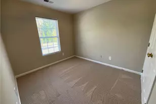 1019 N Manor Dr, High Point, NC 27260 - Photo 29