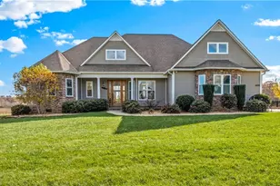 5828 Jordan Gate Dr, East Bend, NC 27018 - Photo 3