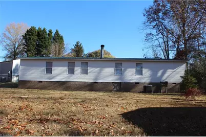 139 Crestwood Circle, Lexington, NC 27295 - Photo 3