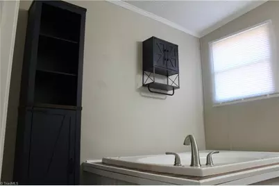 139 Crestwood Circle, Lexington, NC 27295 - Photo 33