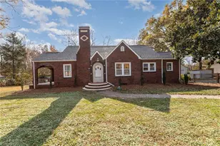 1924 Old Hollow Rd, Walkertown, NC 27051 - Photo 3