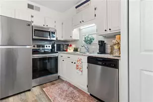 402 S Renfro St, Mount Airy, NC 27030 - Photo 7