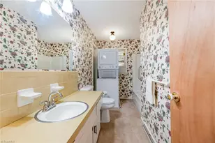 1031 Solomon Dr, Kernersville, NC 27284 - Photo 13