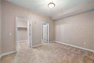 201 N Elm St, Greensboro, NC 27401 - Photo 23