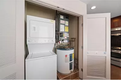 201 N Elm Street #1404, Greensboro, NC 27401 - Photo 37