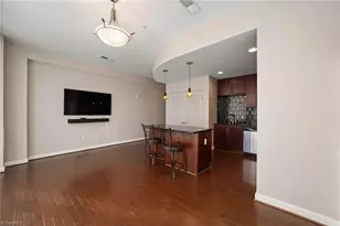 201 N Elm St, Greensboro, NC 27401 - Photo 17