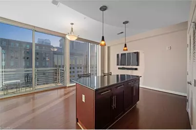 201 N Elm Street #1404, Greensboro, NC 27401 - Photo 3