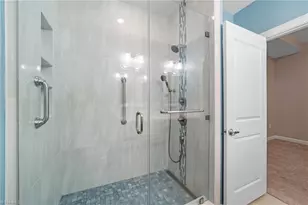 201 N Elm St, Greensboro, NC 27401 - Photo 29