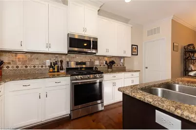 3606 Sainsbury Lane, Greensboro, NC 27409 - Photo 9