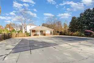 4290 Cedarcroft Ct, Greensboro, NC 27409 - Photo 17