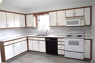 4212 Sullivan's Lake Dr, Greensboro, NC 27410 - Photo 3