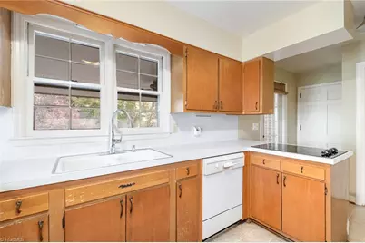 1210 Jefferson Road, Greensboro, NC 27410 - Photo 9