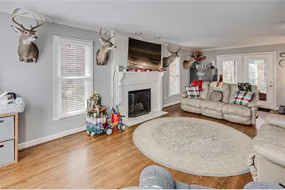 947 Rockcliff Terrace, Asheboro, NC 27205 - Photo 5